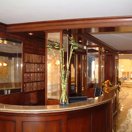 מלון Belle Epoque