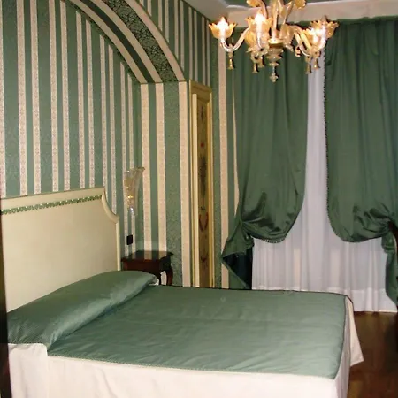 מלון Belle Epoque 3*