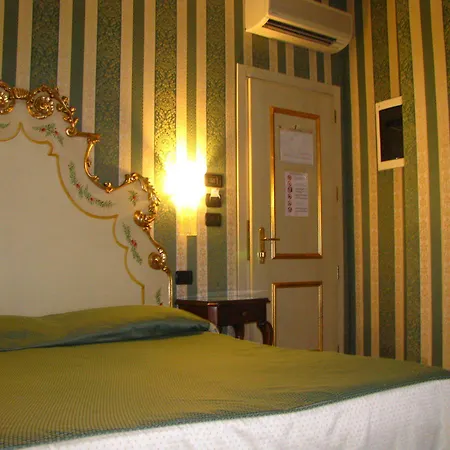 מלון Belle Epoque 3*