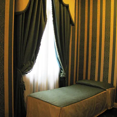 Belle Epoque מלון